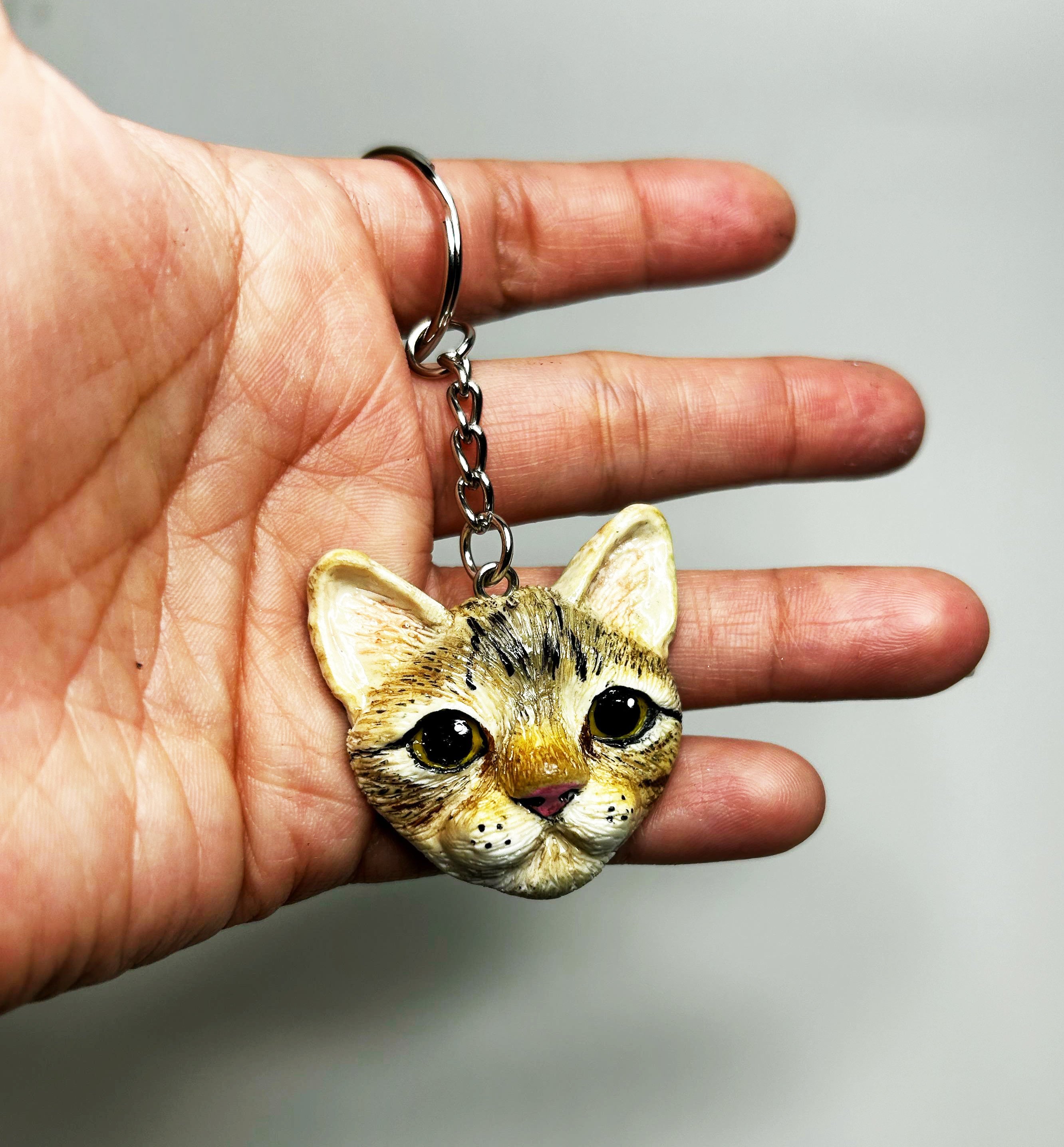 Personalized Cat Keychain: Hand-Sculpted Polymer Clay Pet Memorial